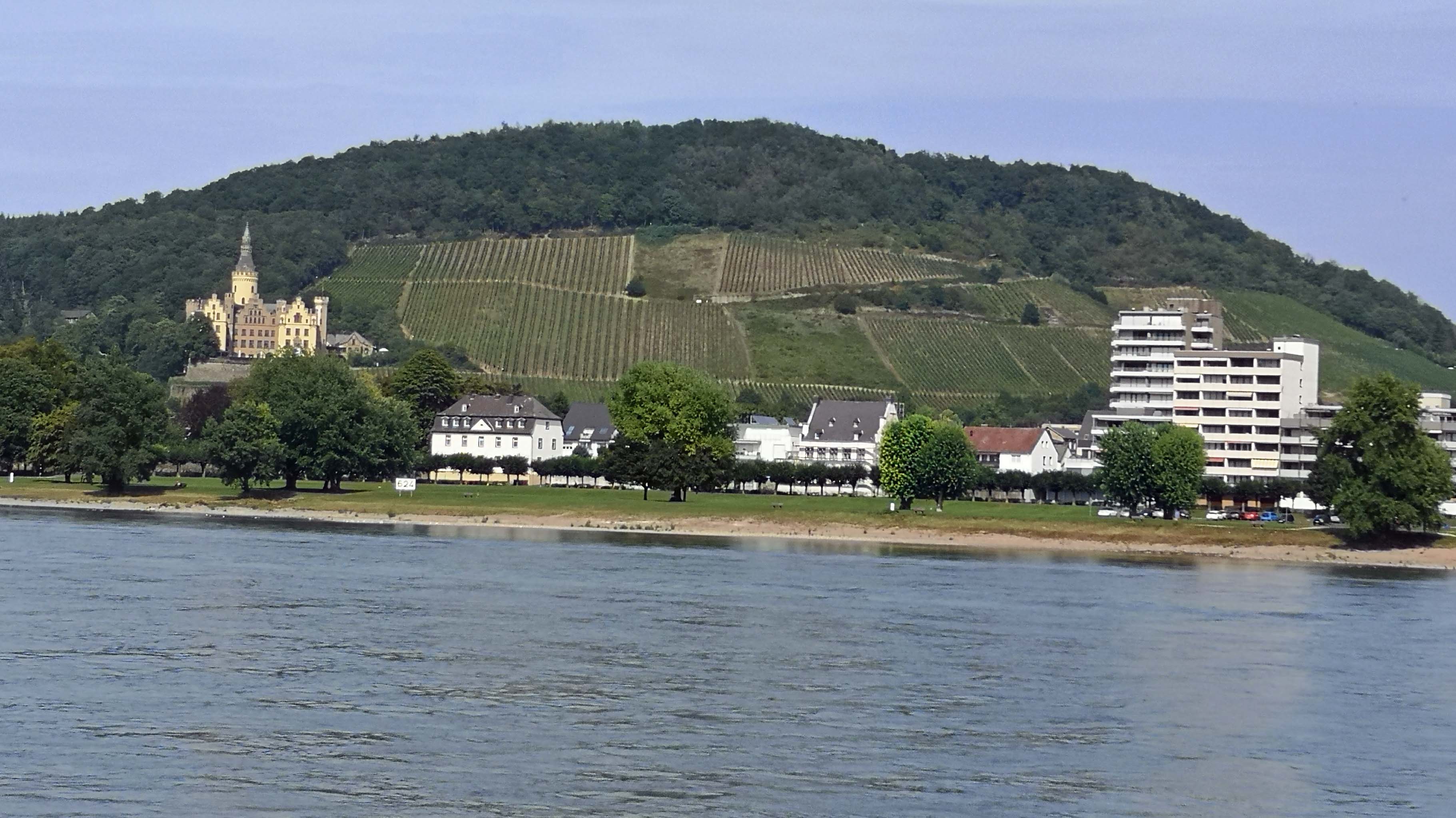 Bad Hönningen mit Schloss Arenfels www.amliebstenweg.de